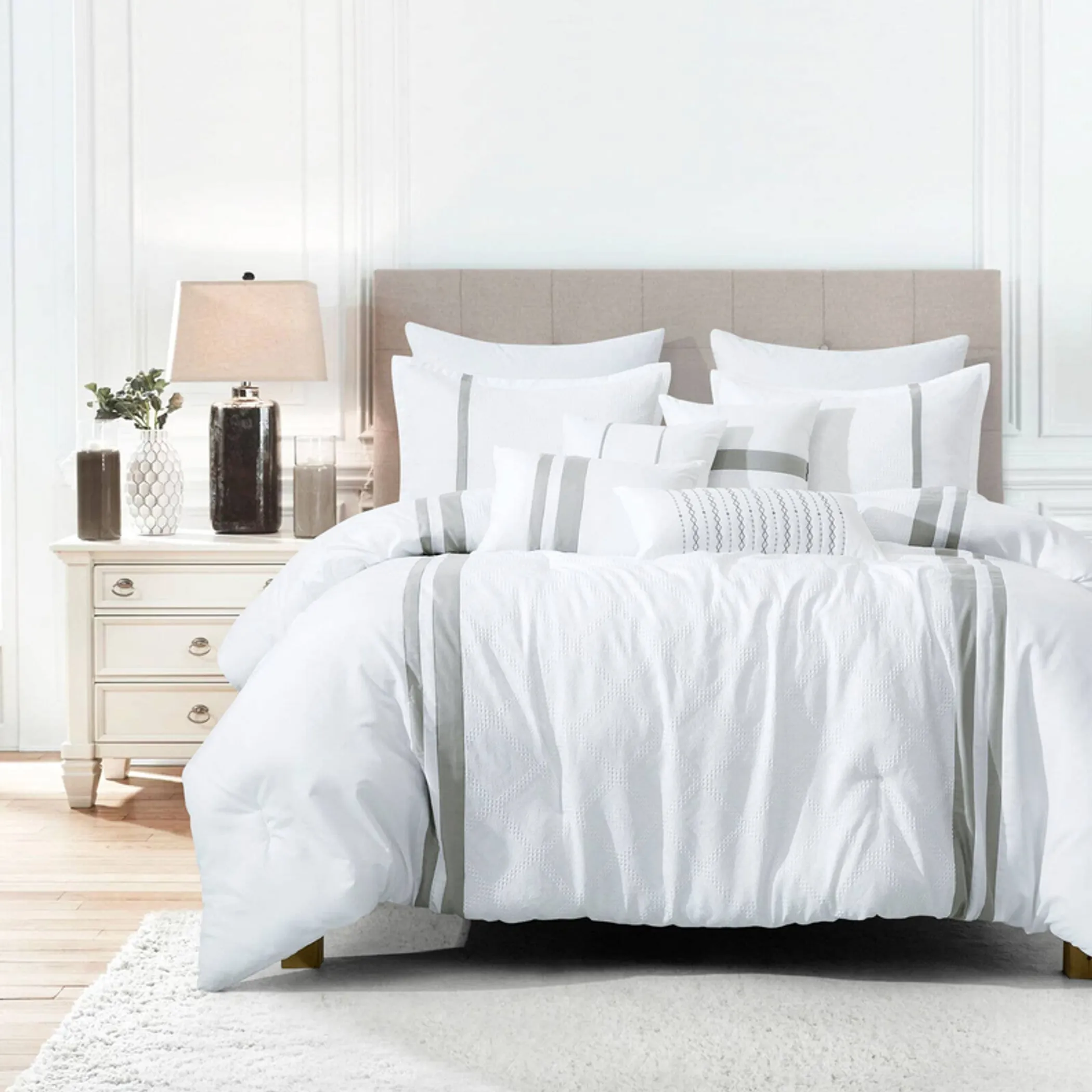 New Set Comforter White Minimal Striped Soft Bedding Set